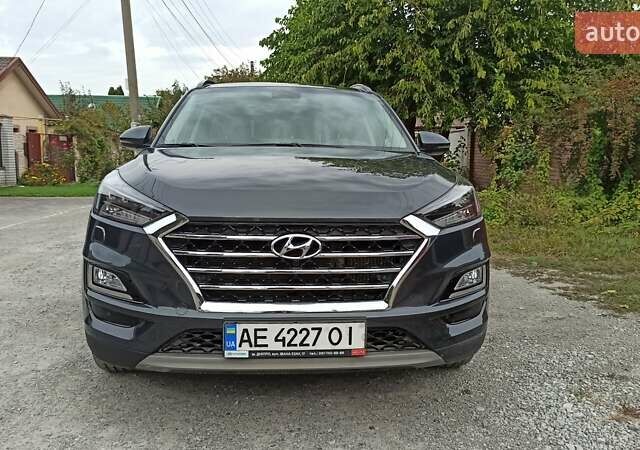 Сірий Хендай Туксон, об'ємом двигуна 2 л та пробігом 17 тис. км за 29000 $, фото 1 на Automoto.ua