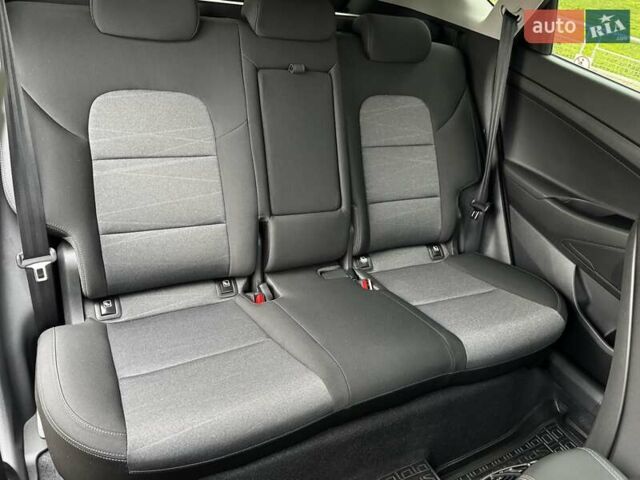 Серый Хендай Туксон, объемом двигателя 2 л и пробегом 32 тыс. км за 22800 $, фото 37 на Automoto.ua