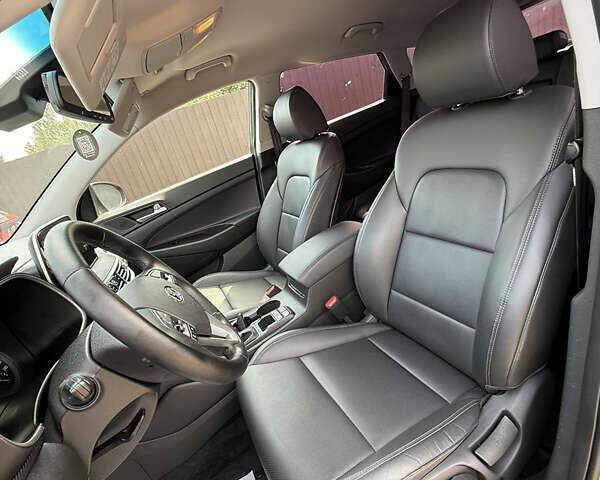 Серый Хендай Туксон, объемом двигателя 1.6 л и пробегом 124 тыс. км за 23499 $, фото 21 на Automoto.ua