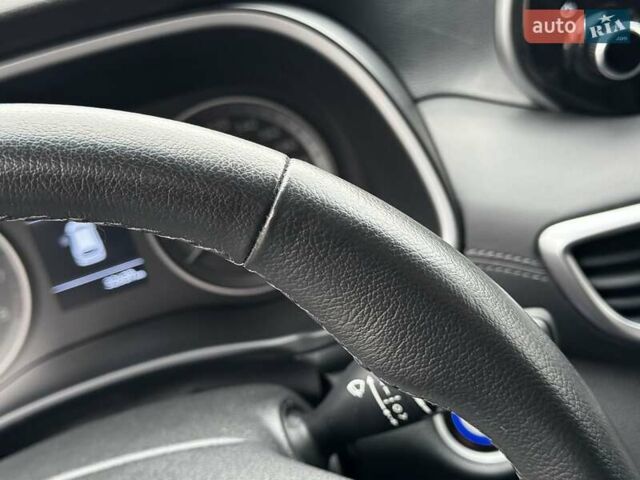 Серый Хендай Туксон, объемом двигателя 2 л и пробегом 32 тыс. км за 22800 $, фото 63 на Automoto.ua