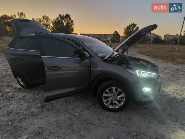 Серый Хендай Туксон, объемом двигателя 2 л и пробегом 92 тыс. км за 23500 $, фото 34 на Automoto.ua