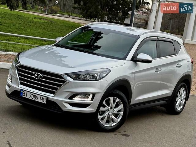 Серый Хендай Туксон, объемом двигателя 2 л и пробегом 32 тыс. км за 22800 $, фото 2 на Automoto.ua