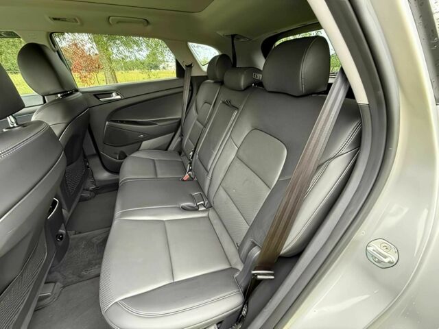 Серый Хендай Туксон, объемом двигателя 2.4 л и пробегом 39 тыс. км за 9500 $, фото 13 на Automoto.ua