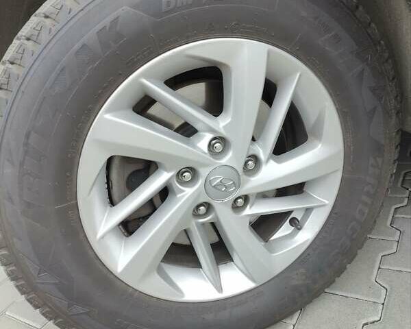 Серый Хендай Туксон, объемом двигателя 2 л и пробегом 60 тыс. км за 19500 $, фото 13 на Automoto.ua