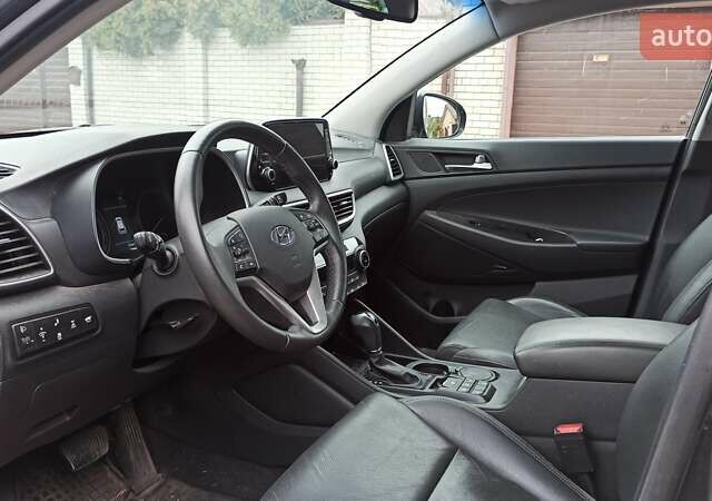 Сірий Хендай Туксон, об'ємом двигуна 2 л та пробігом 17 тис. км за 29000 $, фото 7 на Automoto.ua