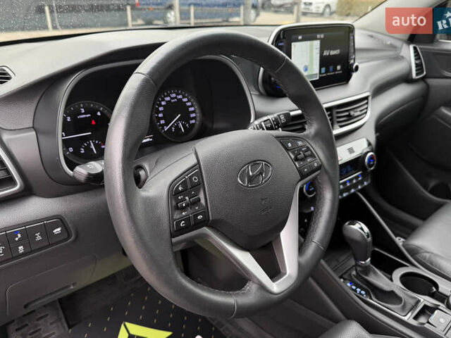 Серый Хендай Туксон, объемом двигателя 2 л и пробегом 28 тыс. км за 32800 $, фото 24 на Automoto.ua