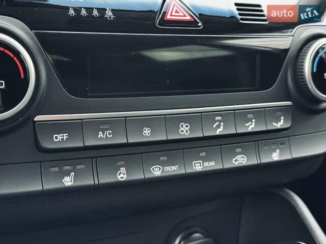 Серый Хендай Туксон, объемом двигателя 2 л и пробегом 32 тыс. км за 22800 $, фото 65 на Automoto.ua