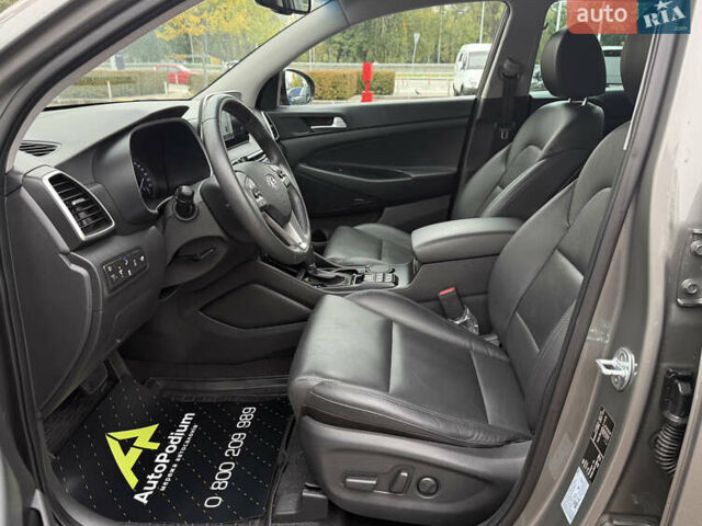 Серый Хендай Туксон, объемом двигателя 2 л и пробегом 28 тыс. км за 32800 $, фото 20 на Automoto.ua