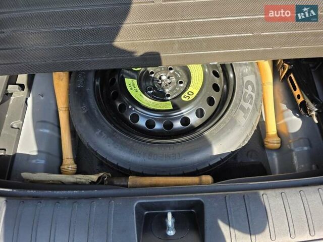 Серый Хендай Туксон, объемом двигателя 2 л и пробегом 70 тыс. км за 25600 $, фото 23 на Automoto.ua