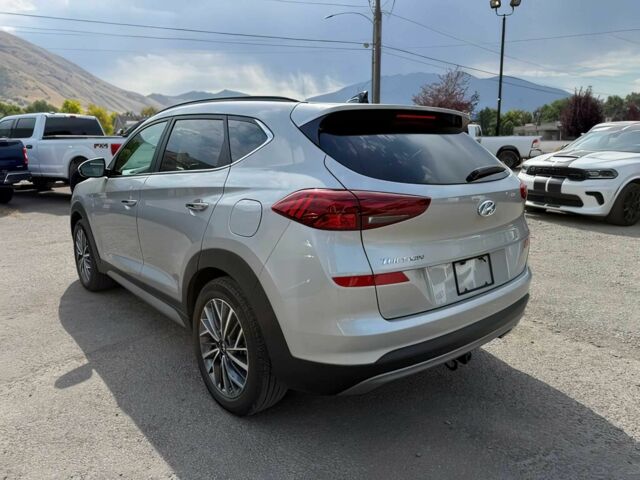 Серый Хендай Туксон, объемом двигателя 2.4 л и пробегом 18 тыс. км за 16000 $, фото 6 на Automoto.ua