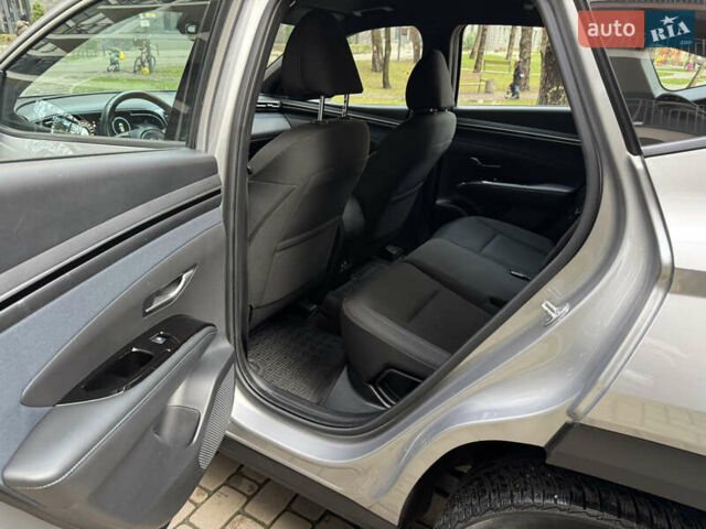 Сірий Хендай Туксон, об'ємом двигуна 2 л та пробігом 94 тис. км за 23500 $, фото 8 на Automoto.ua