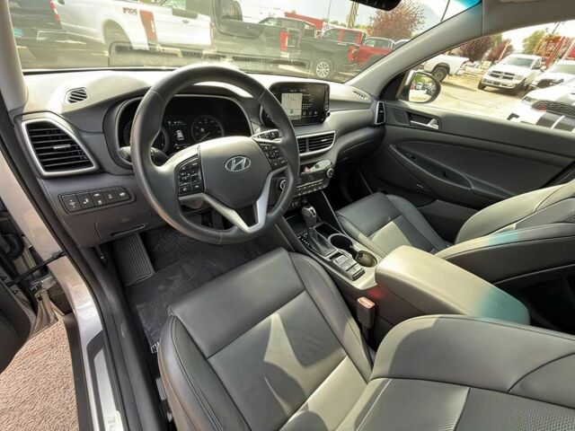 Серый Хендай Туксон, объемом двигателя 2.4 л и пробегом 18 тыс. км за 16000 $, фото 8 на Automoto.ua