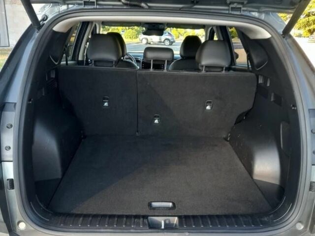 Серый Хендай Туксон, объемом двигателя 2 л и пробегом 62 тыс. км за 11500 $, фото 5 на Automoto.ua