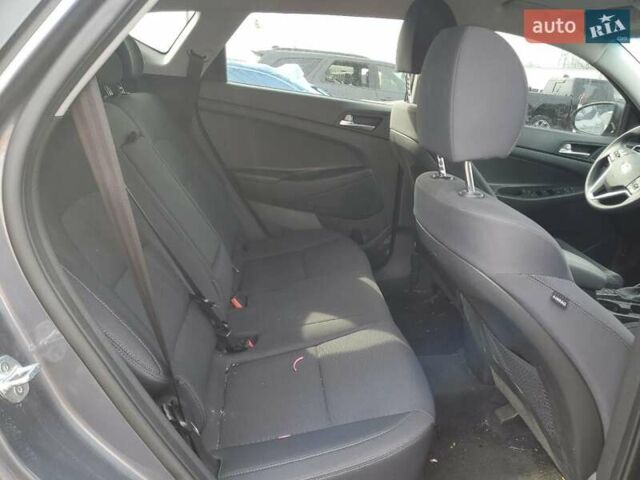 Серый Хендай Туксон, объемом двигателя 2 л и пробегом 56 тыс. км за 3000 $, фото 10 на Automoto.ua