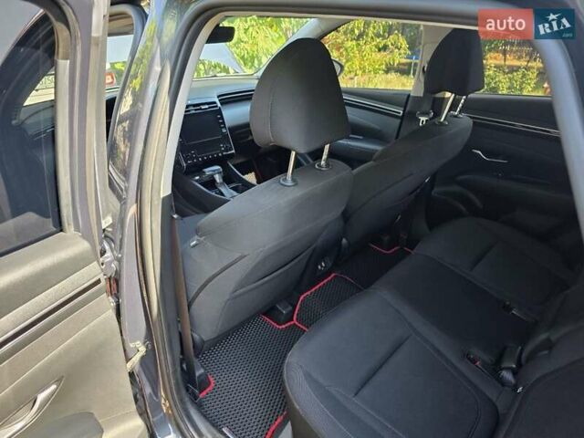 Серый Хендай Туксон, объемом двигателя 2 л и пробегом 70 тыс. км за 25600 $, фото 42 на Automoto.ua