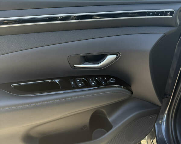 Серый Хендай Туксон, объемом двигателя 2 л и пробегом 52 тыс. км за 27499 $, фото 20 на Automoto.ua