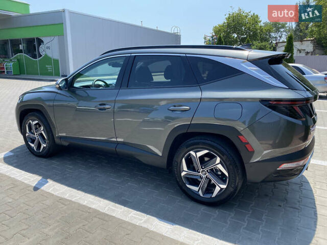 Серый Хендай Туксон, объемом двигателя 1.6 л и пробегом 28 тыс. км за 31999 $, фото 3 на Automoto.ua