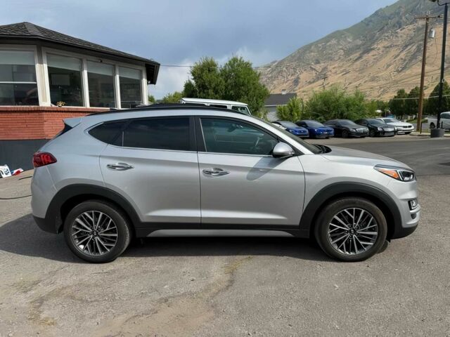 Серый Хендай Туксон, объемом двигателя 2.4 л и пробегом 18 тыс. км за 16000 $, фото 3 на Automoto.ua