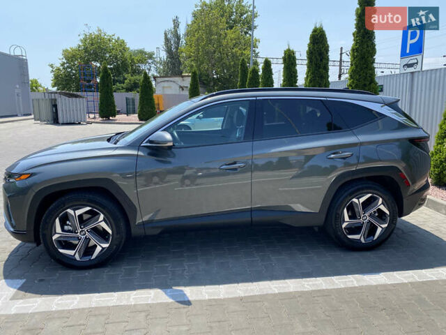 Серый Хендай Туксон, объемом двигателя 1.6 л и пробегом 28 тыс. км за 31999 $, фото 2 на Automoto.ua
