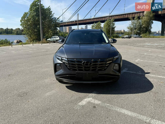 Серый Хендай Туксон, объемом двигателя 2 л и пробегом 52 тыс. км за 27499 $, фото 4 на Automoto.ua