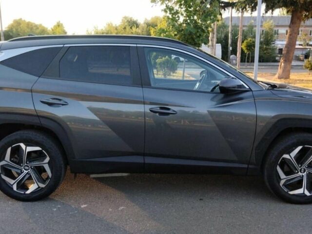 Серый Хендай Туксон, объемом двигателя 2 л и пробегом 62 тыс. км за 11500 $, фото 3 на Automoto.ua