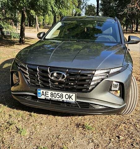 Серый Хендай Туксон, объемом двигателя 1.6 л и пробегом 39 тыс. км за 27300 $, фото 2 на Automoto.ua