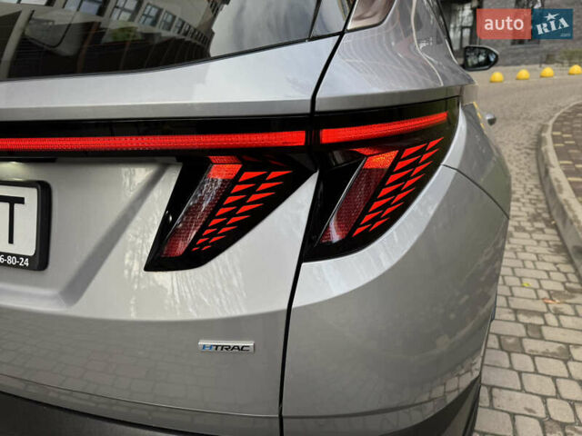 Сірий Хендай Туксон, об'ємом двигуна 2 л та пробігом 94 тис. км за 23500 $, фото 3 на Automoto.ua