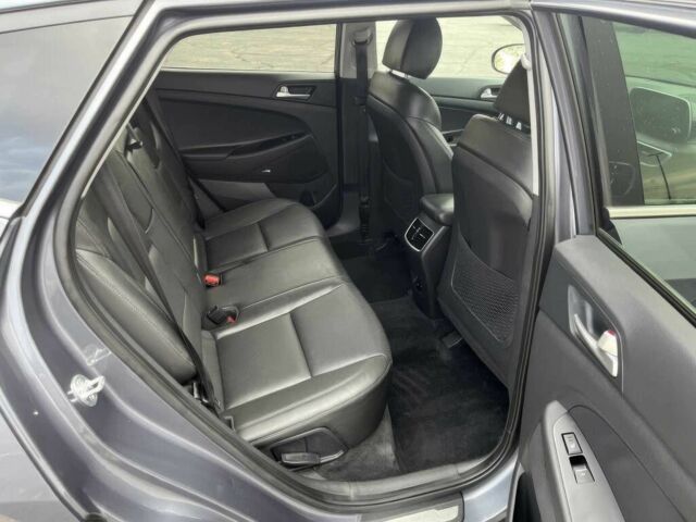 Серый Хендай Туксон, объемом двигателя 2.4 л и пробегом 22 тыс. км за 17300 $, фото 11 на Automoto.ua