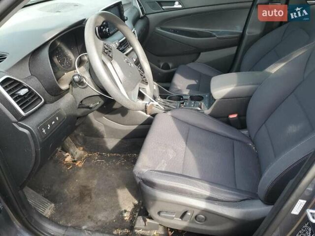 Серый Хендай Туксон, объемом двигателя 2 л и пробегом 56 тыс. км за 3000 $, фото 6 на Automoto.ua