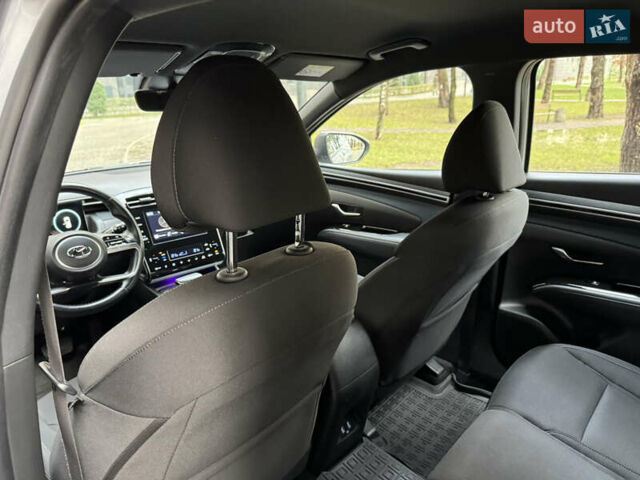 Сірий Хендай Туксон, об'ємом двигуна 2 л та пробігом 94 тис. км за 23500 $, фото 11 на Automoto.ua