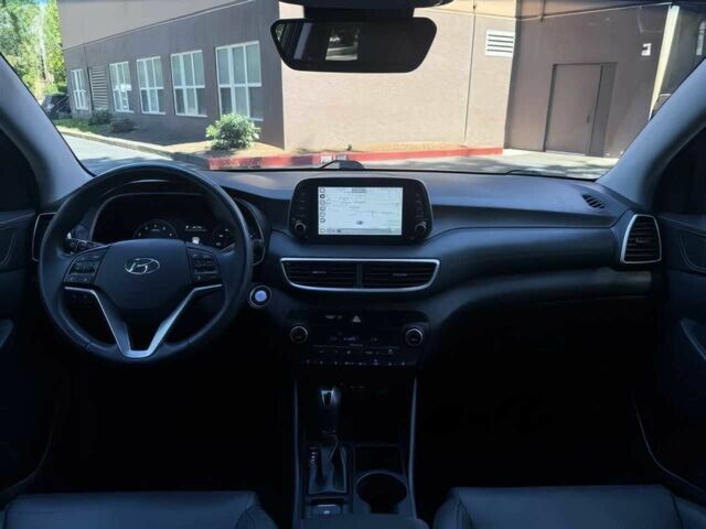 Серый Хендай Туксон, объемом двигателя 2.4 л и пробегом 23 тыс. км за 5400 $, фото 11 на Automoto.ua