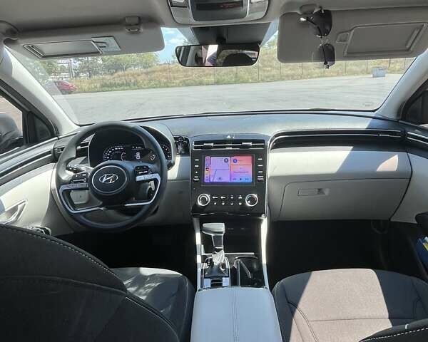 Серый Хендай Туксон, объемом двигателя 2.5 л и пробегом 86 тыс. км за 20000 $, фото 5 на Automoto.ua