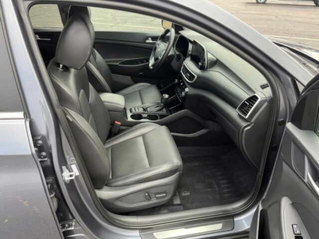 Серый Хендай Туксон, объемом двигателя 2.4 л и пробегом 22 тыс. км за 15000 $, фото 6 на Automoto.ua