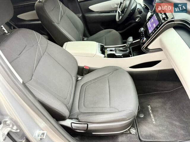 Сірий Хендай Туксон, об'ємом двигуна 2.5 л та пробігом 87 тис. км за 21000 $, фото 35 на Automoto.ua