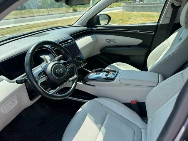 Серый Хендай Туксон, объемом двигателя 0 л и пробегом 107 тыс. км за 16500 $, фото 3 на Automoto.ua