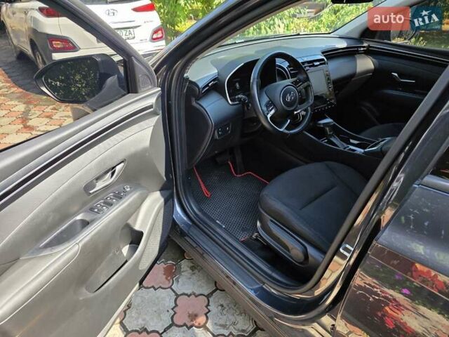 Серый Хендай Туксон, объемом двигателя 2 л и пробегом 70 тыс. км за 25600 $, фото 18 на Automoto.ua