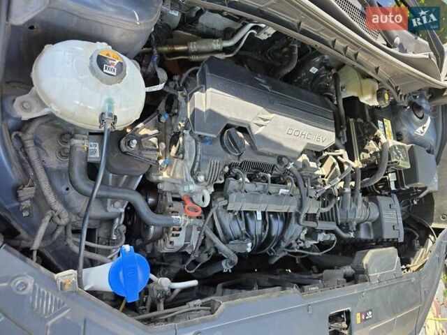 Серый Хендай Туксон, объемом двигателя 2 л и пробегом 70 тыс. км за 25600 $, фото 36 на Automoto.ua