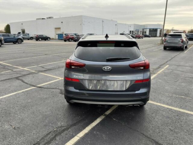 Серый Хендай Туксон, объемом двигателя 2.4 л и пробегом 12 тыс. км за 9000 $, фото 4 на Automoto.ua