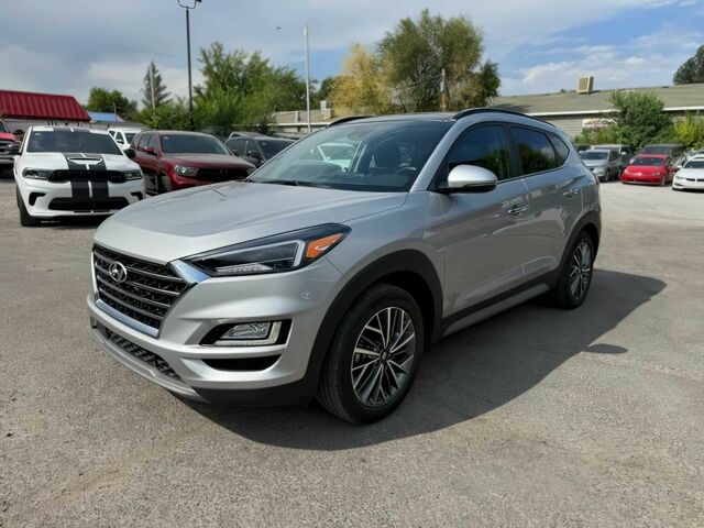 Серый Хендай Туксон, объемом двигателя 2.4 л и пробегом 18 тыс. км за 16000 $, фото 2 на Automoto.ua