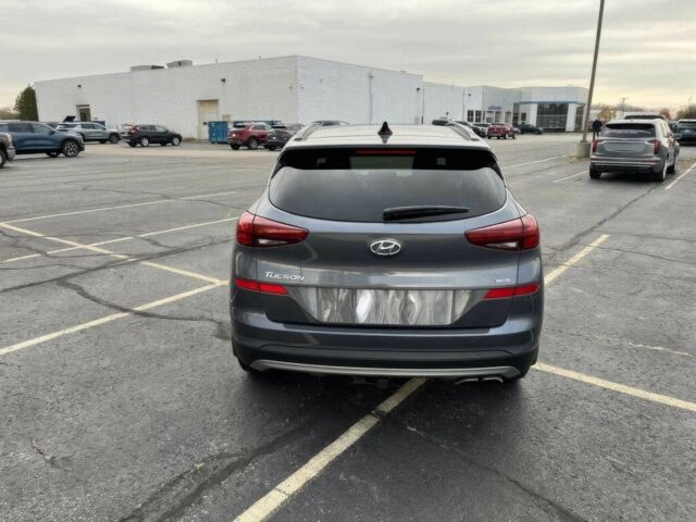 Серый Хендай Туксон, объемом двигателя 2.4 л и пробегом 22 тыс. км за 17300 $, фото 4 на Automoto.ua