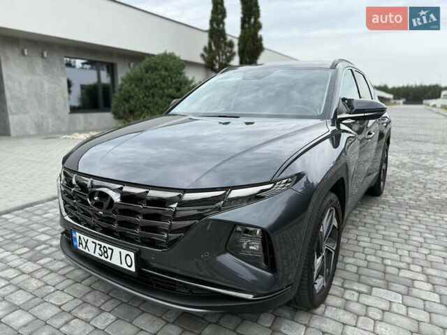 Серый Хендай Туксон, объемом двигателя 2 л и пробегом 36 тыс. км за 26850 $, фото 1 на Automoto.ua