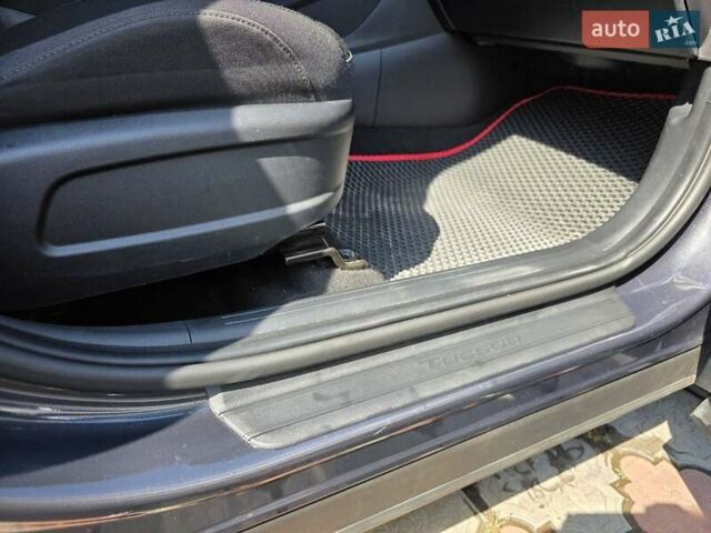 Серый Хендай Туксон, объемом двигателя 2 л и пробегом 70 тыс. км за 25600 $, фото 22 на Automoto.ua