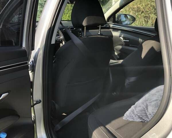 Серый Хендай Туксон, объемом двигателя 2 л и пробегом 42 тыс. км за 26000 $, фото 11 на Automoto.ua