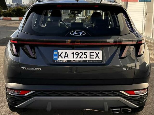 Серый Хендай Туксон, объемом двигателя 1.6 л и пробегом 65 тыс. км за 33500 $, фото 2 на Automoto.ua