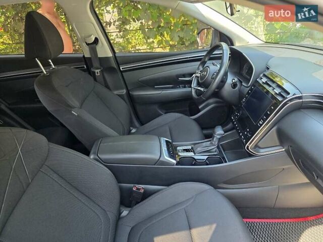 Серый Хендай Туксон, объемом двигателя 2 л и пробегом 70 тыс. км за 25600 $, фото 24 на Automoto.ua