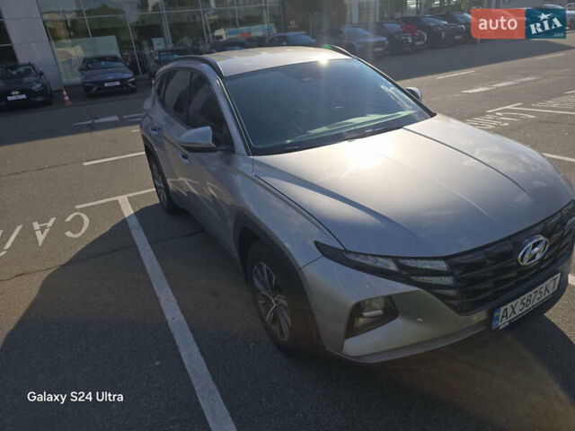 Серый Хендай Туксон, объемом двигателя 2 л и пробегом 94 тыс. км за 23694 $, фото 3 на Automoto.ua