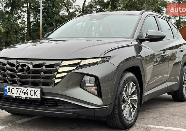 Серый Хендай Туксон, объемом двигателя 2 л и пробегом 102 тыс. км за 22500 $, фото 1 на Automoto.ua