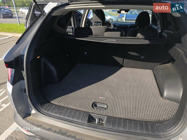 Серый Хендай Туксон, объемом двигателя 2 л и пробегом 94 тыс. км за 23694 $, фото 7 на Automoto.ua