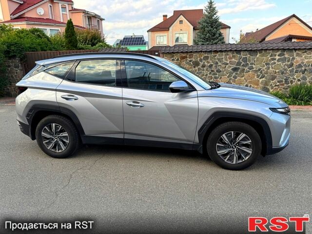 Серый Хендай Туксон, объемом двигателя 2 л и пробегом 58 тыс. км за 24900 $, фото 4 на Automoto.ua