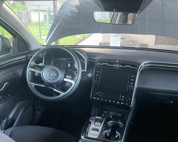 Серый Хендай Туксон, объемом двигателя 1.6 л и пробегом 28 тыс. км за 24600 $, фото 6 на Automoto.ua